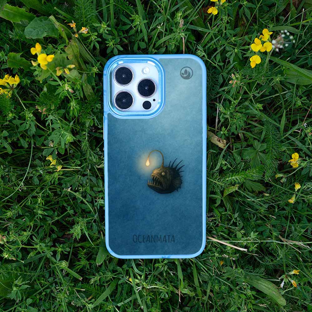 iPhone 13 Hülle - Anglerfisch blau - "Sour" - nachhaltig