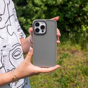 iPhone 15 pro Hülle - durchsichtig grau - nachhaltig