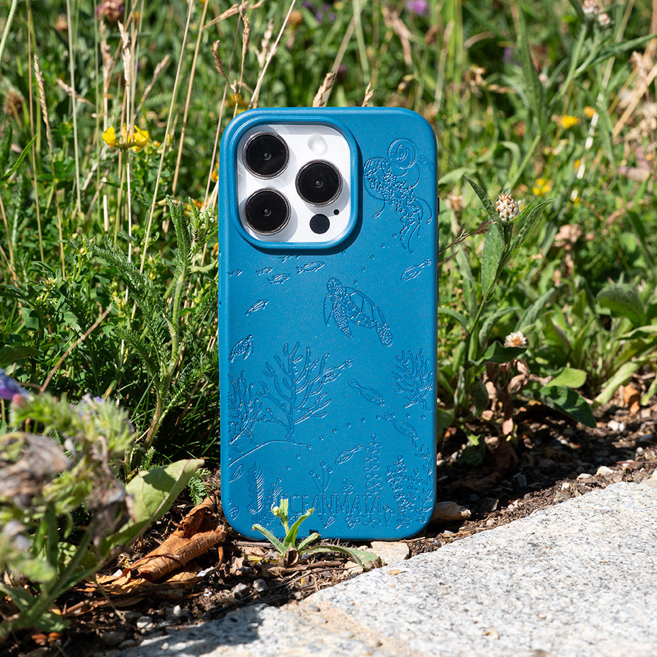 iPhone 15 pro max Hülle 'TURTLE Family' - blau - nachhaltig