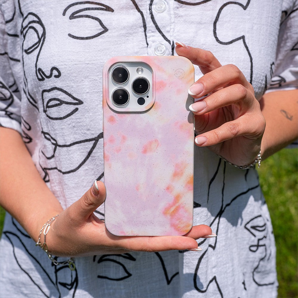 Biologisch abbaubare Handyhülle Samsung A55 Coralful — kompostierbar — in der Hand