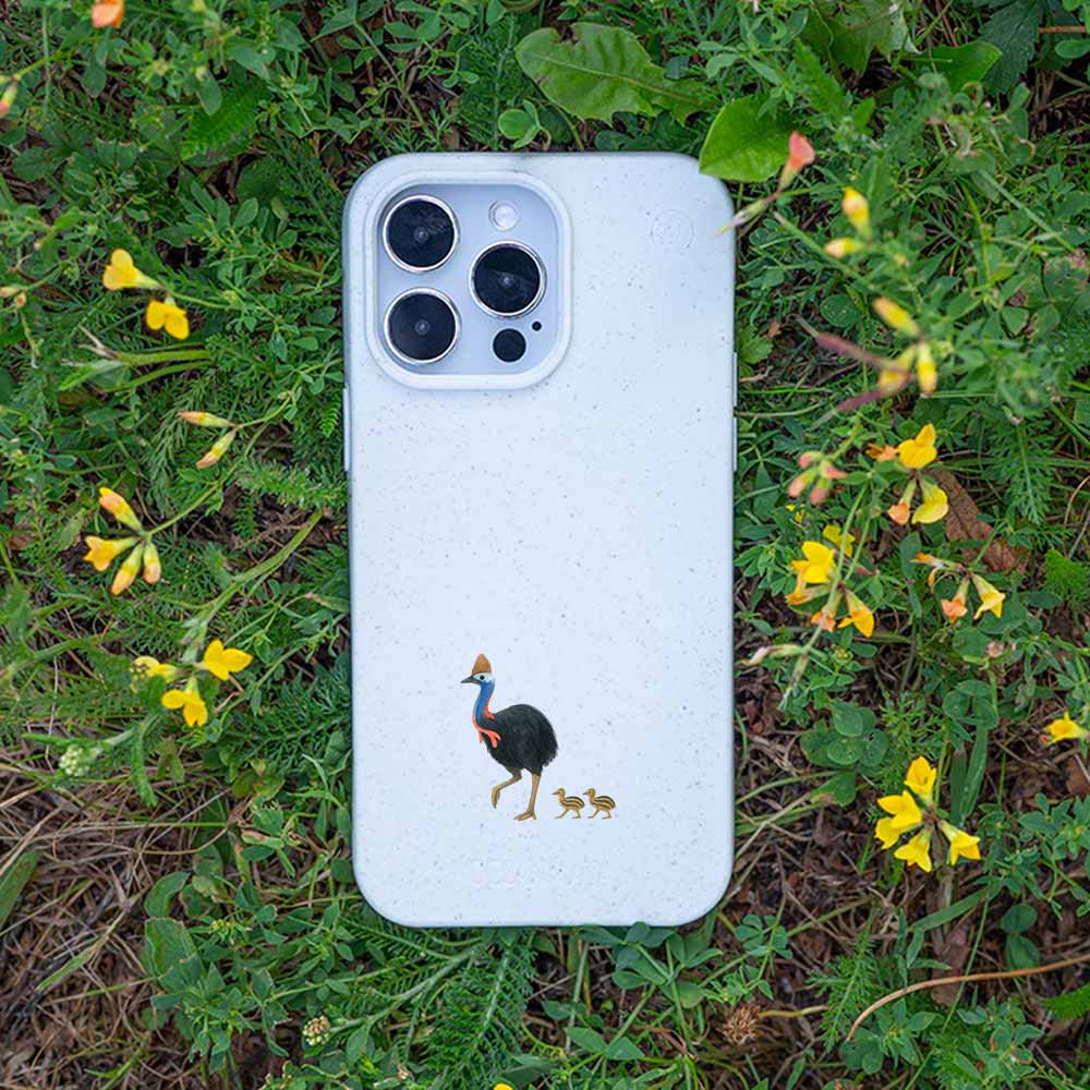 iPhone 14 pro Hülle - Cassowary weiß - "CassowaryStroll" - nachhaltig