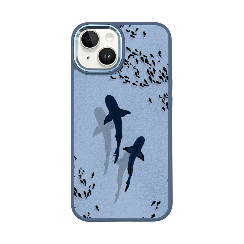 iPhone 14 Hülle - Hai blau - "Into the blue" nachhaltig