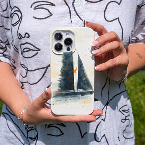 iPhone 14 Hülle - Segeln weiß - "Golden Horizon" - nachhaltig