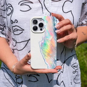 iPhone 13 Hülle - Regenbogen Welle weiß - "WaveOfPride" - nachhaltig
