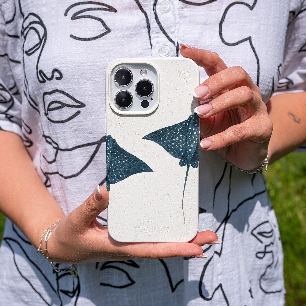 Biologisch abbaubare Handyhülle iPhone 12 pro / iPhone 12 Raydance — kompostierbar — in der Hand