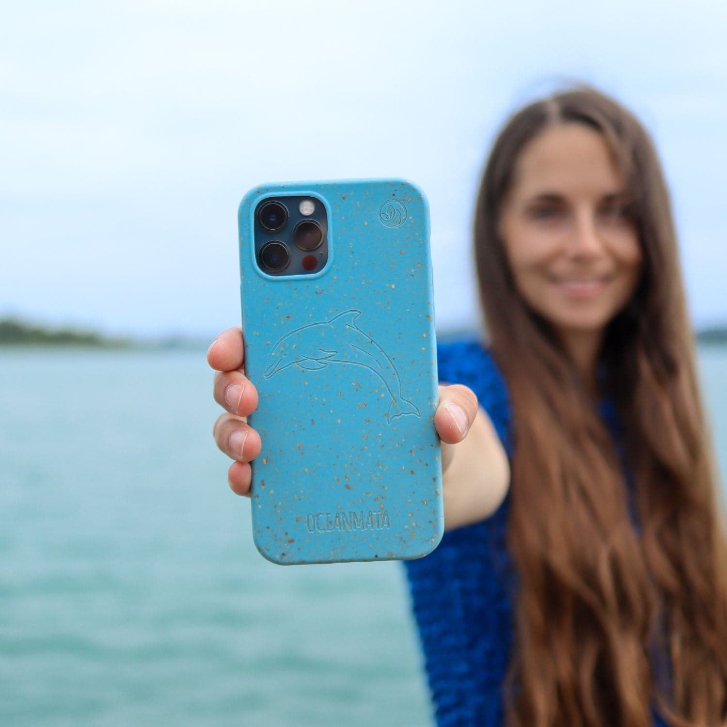 iPhone SE/7/8 Hülle - blau - "DOLPHIN" - nachhaltig